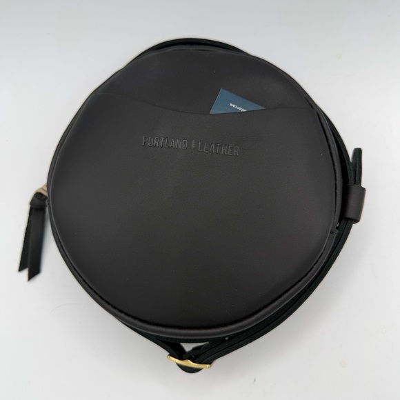 Portland Leather Black Round Circle Crossbody Bag Small NEW - Picture 2 of 6